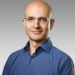 Sabih Khan Apple COO Sabih Khan Apple COO