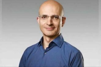 Sabih Khan Apple COO Sabih Khan Apple COO